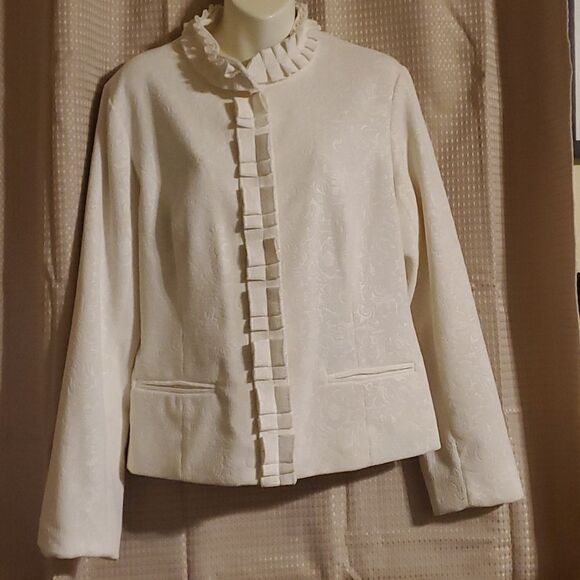 CHICO'S  WOMAN Blazer Size 1 - Picture 1 of 7